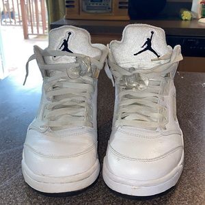 Used Jordan 5 White Metallics Size 8 . Good condition only worn a couple times